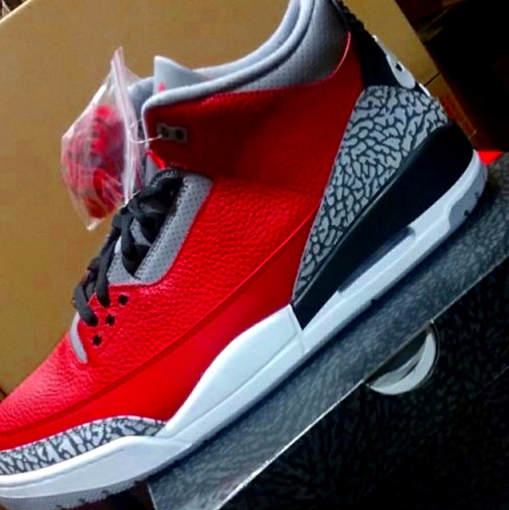 JORDAN 3S (CHI) EDITION SZ 4